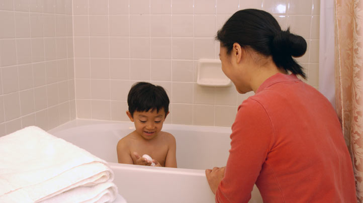 HOME-Bathtub-Safety_falls